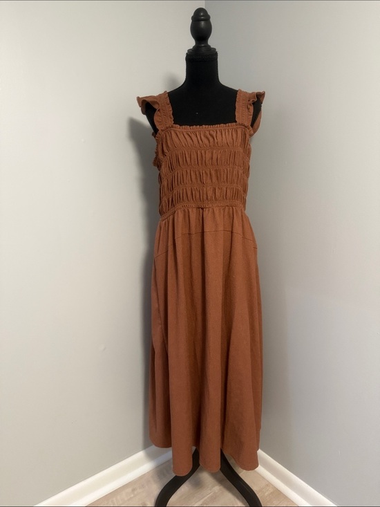Old Navy Dresses & Skirts - Old Navy Rust Smocked Midi Dress with Ruffled Straps